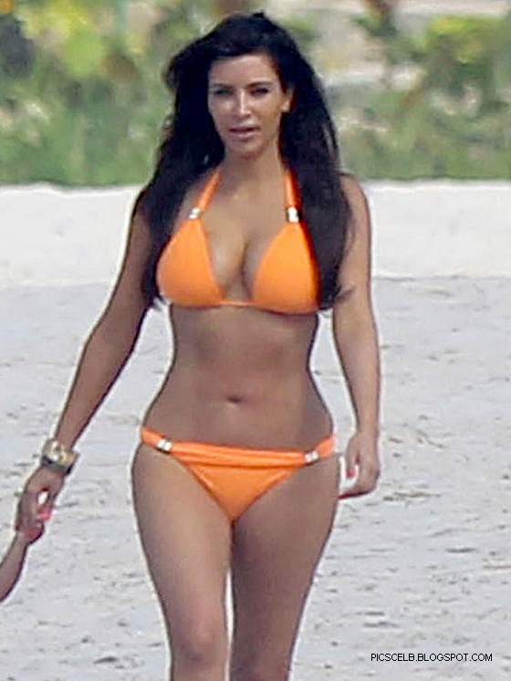 Kim-Kardashian-in-Pictures-Photoshoot-2012-5