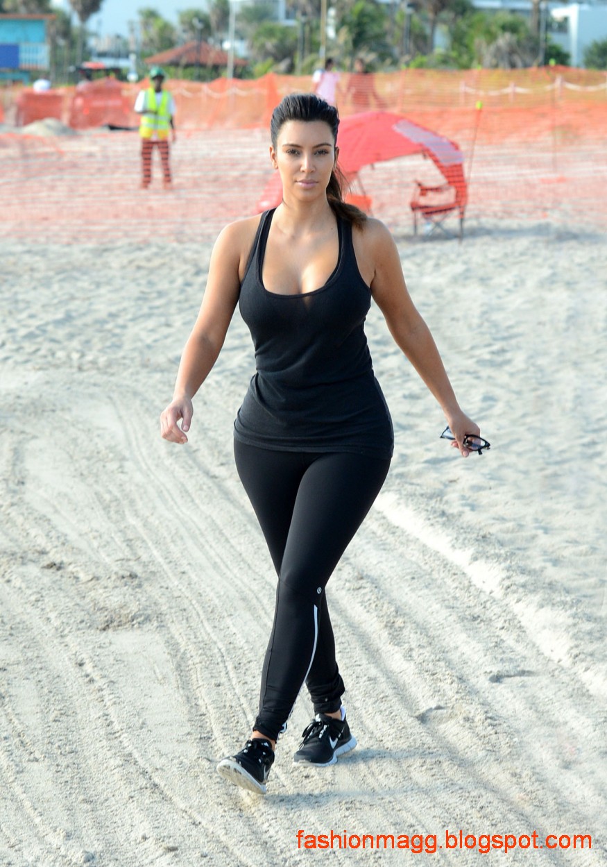 Kim-Kardashian-on-the-Morning-Walk-on-a-Beach-in-Miamii-Photoshoot-2