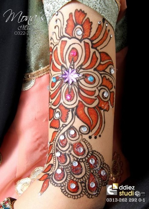 Beautiful-Indian-Bridal-Wedding-New-Mehndi-Designs-Photos-Embroidery-Dulhan-Feet-Mehndi-1