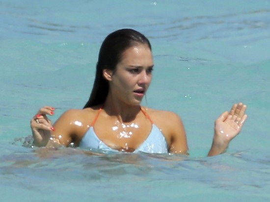 Jessica-Alba-in-Bikini-at-a-Beach-in-St.-Barts-Pictures-Images-1