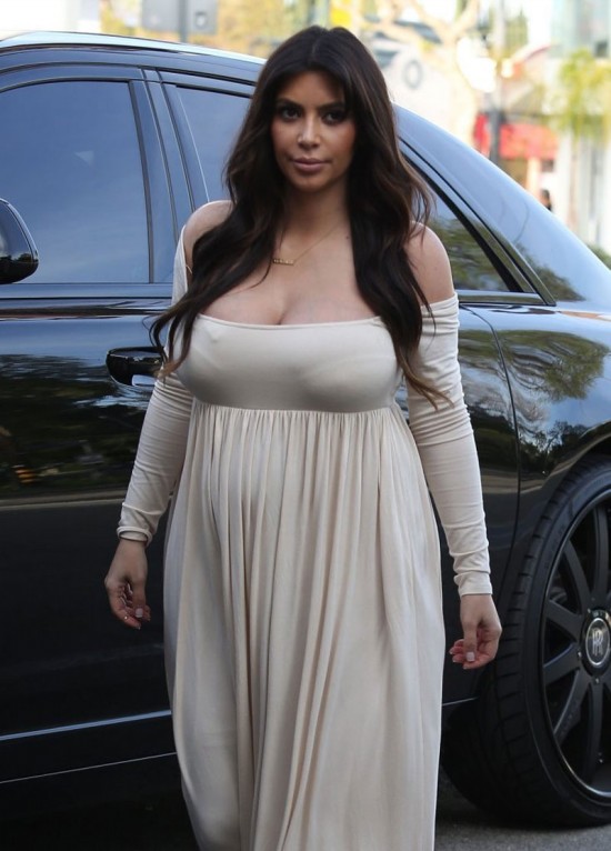 Kim-Kardashian-at-SweetHarts-in-Sherman-Oaks-Pictures-Images-7