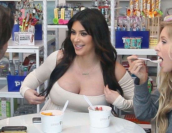 Kim-Kardashian-at-SweetHarts-in-Sherman-Oaks-Pictures-Images-