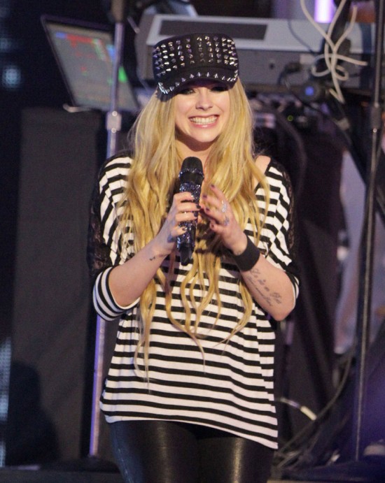 Avril-Lavigne-Rehearsing-for-the-Much-Music-Awards-in-Toronto-Pictures-5