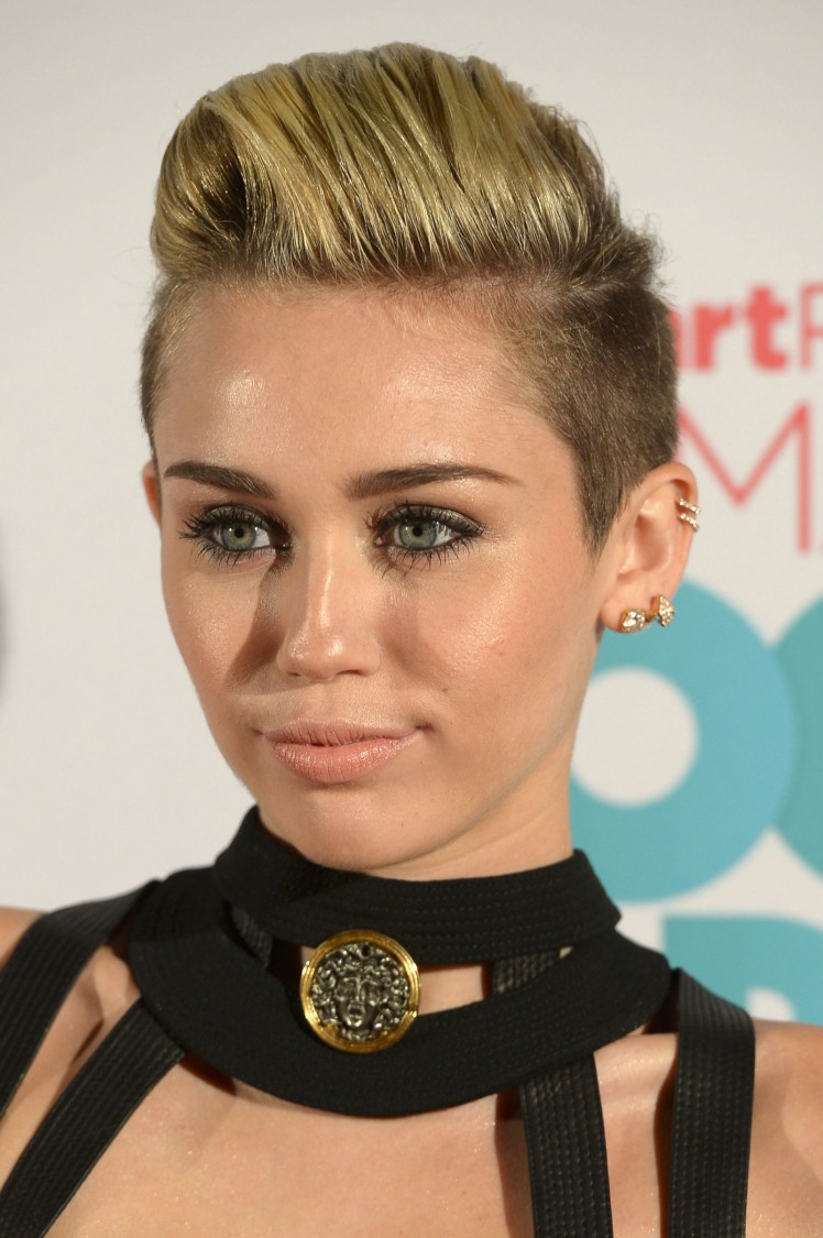 Miley-Cyrus-iHeart-Radio-Ultimate-Pool-Party-in-Miami-Beach-Pictures-Images-9