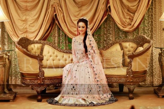 Beautiful-Indian-Pakistani-Girls-Bridal-Walima-Dresses-Trend-2013-2014-1