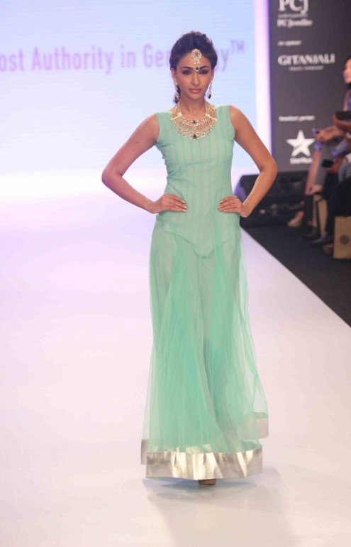 GIA Show At India International Jewellery Week 2013 Day 3 3