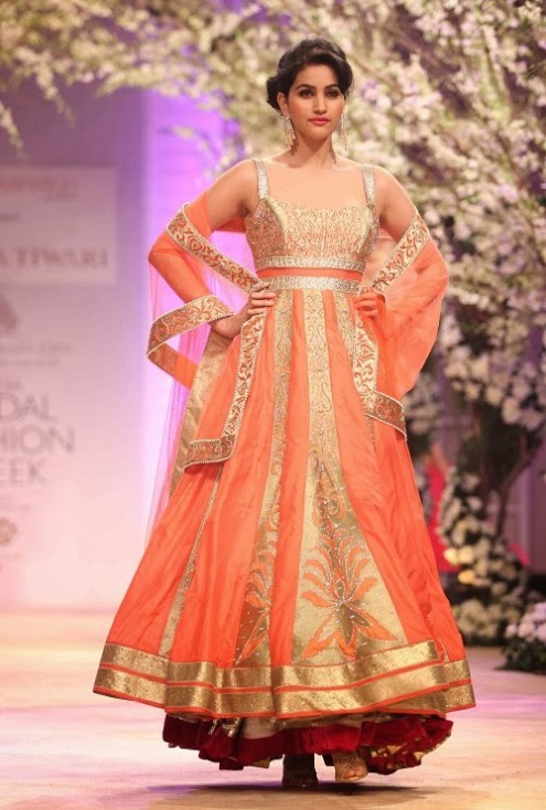 Beautiful-Bridal-Wedding-Dress-Show-at-India-Bridal-Fashion-Week-by-Jyotsna-Tiwari-10