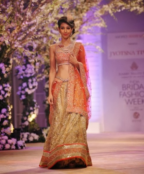 Beautiful-Bridal-Wedding-Dress-Show-at-India-Bridal-Fashion-Week-by-Jyotsna-Tiwari-6