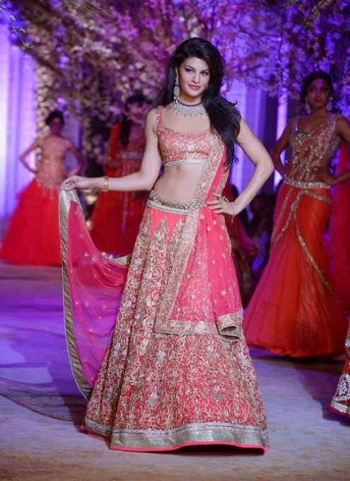 Beautiful-Bridal-Wedding-Dress-Show-at-India-Bridal-Fashion-Week-by-Jyotsna-Tiwari-