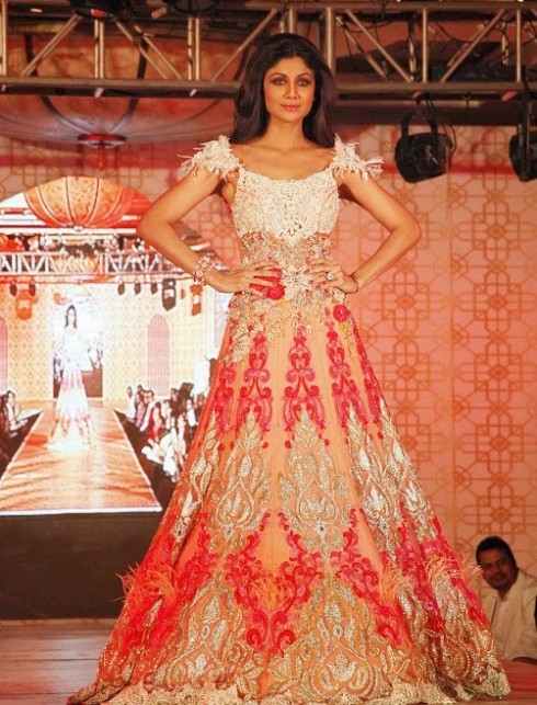 Bridal-Wedding-Brides-Wear-Dress-by-Shilpa-Shetty-Show-Stopper-For-Marigold-Watches-Fashion-Event-1