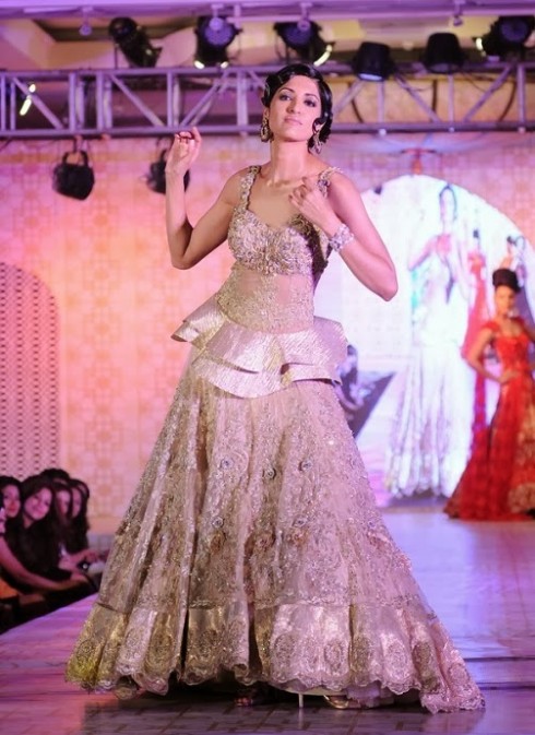 Bridal-Wedding-Brides-Wear-Dress-by-Shilpa-Shetty-Show-Stopper-For-Marigold-Watches-Fashion-Event-14
