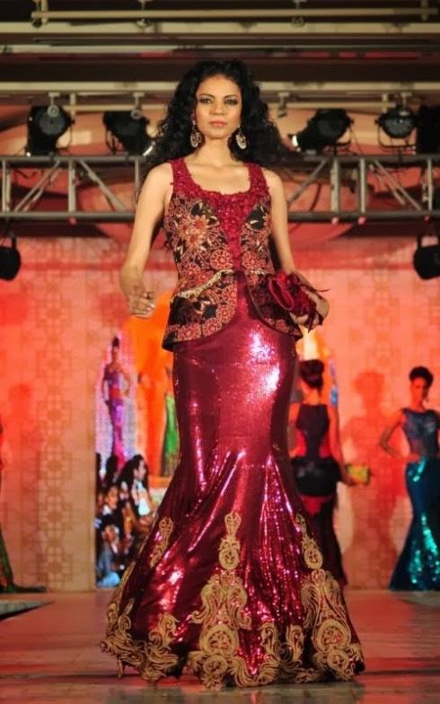 Bridal-Wedding-Brides-Wear-Dress-by-Shilpa-Shetty-Show-Stopper-For-Marigold-Watches-Fashion-Event-6