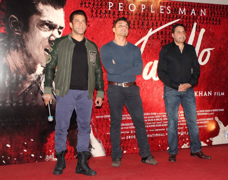 Salman-Khan-at-Jai-Ho-Movie-First-Look-Launch-Still-Image-Pictures-1