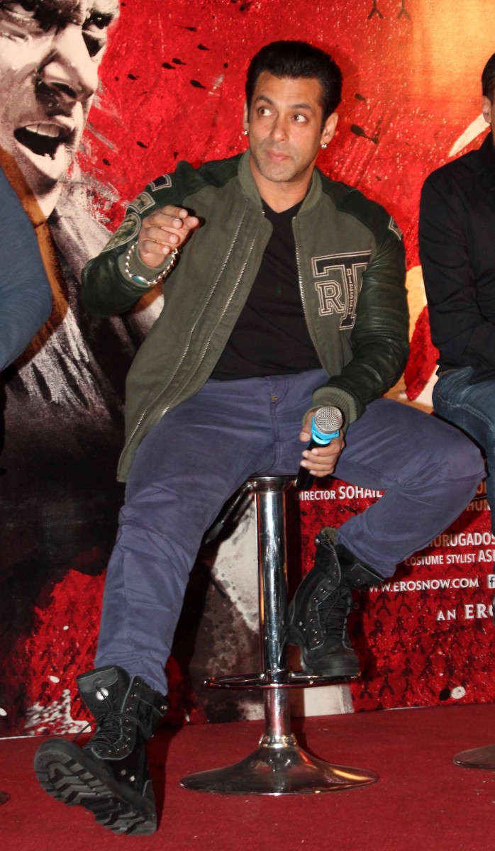 Salman-Khan-at-Jai-Ho-Movie-First-Look-Launch-Still-Image-Pictures-9