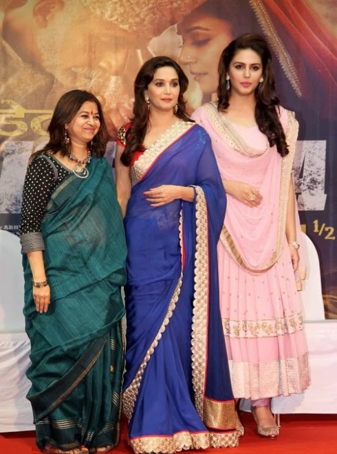 Madhuri-Dixit-Wear-Jade-Designer-Red-Blue-Saree-New-Fashion-Sari-Outfits-Dress-6