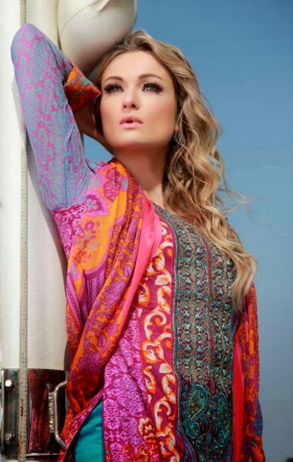 Girls-Womens-Wear-Beautiful-New-Fashion-Lawn-Suits-Feminine-Catalogue-By-Shariq-Textile-13