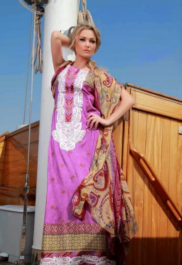 Girls-Womens-Wear-Beautiful-New-Fashion-Lawn-Suits-Feminine-Catalogue-By-Shariq-Textile-9