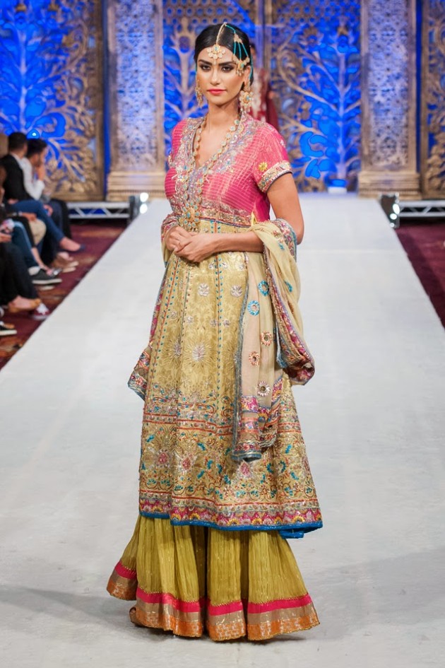 Bridal-Weddings-Groom-Brides-Dress-at-Asia-London-Suits-Fashion-Show-by-Lajwanti-4