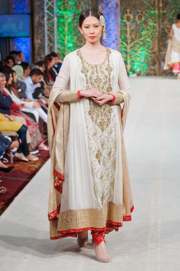 Brides-Groom-Wedding-Dress-Pak-Fashion-Show-London-by-Designer-Obaid-Sheikh-Punjaamni-8