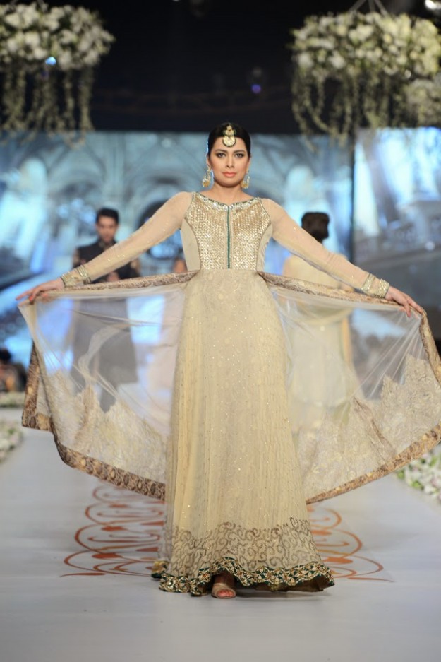 Wedding-Bridal-Suits-Collection-at-PBCW-by-Fashion-Dress-Designer-Asifa-and-Nabeel-1