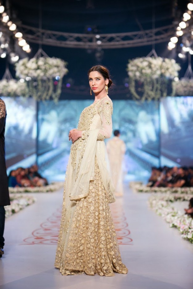 Wedding-Bridal-Suits-Collection-at-PBCW-by-Fashion-Dress-Designer-Asifa-and-Nabeel-2