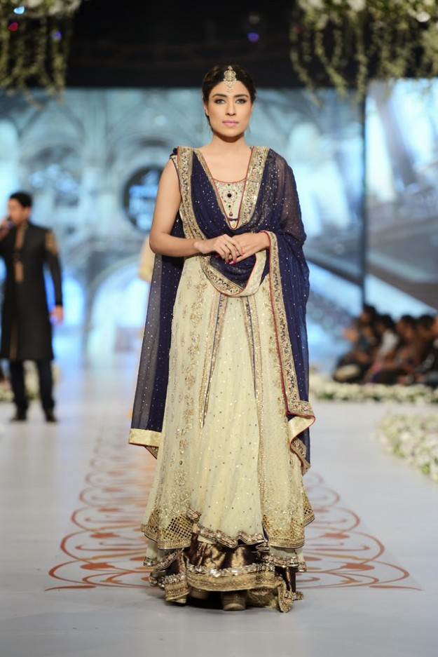 Wedding-Bridal-Suits-Collection-at-PBCW-by-Fashion-Dress-Designer-Asifa-and-Nabeel-4