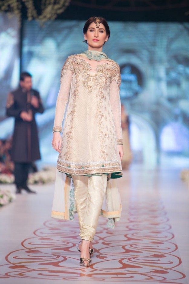 Wedding-Bridal-Suits-Collection-at-PBCW-by-Fashion-Dress-Designer-Asifa-and-Nabeel-6