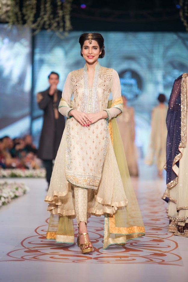 Wedding-Bridal-Suits-Collection-at-PBCW-by-Fashion-Dress-Designer-Asifa-and-Nabeel-7