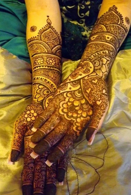 Best-Wedding-Bridal-Mehndi-Designs-For-Indian-Pakistani-Girls-Hands-Feet-9