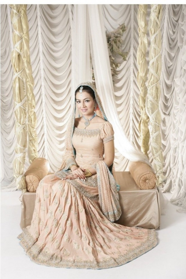 New-Pakistani-Indian-Fashion-Walima-Wedding-Bridal-Dresses-for-Girls-Suits-4