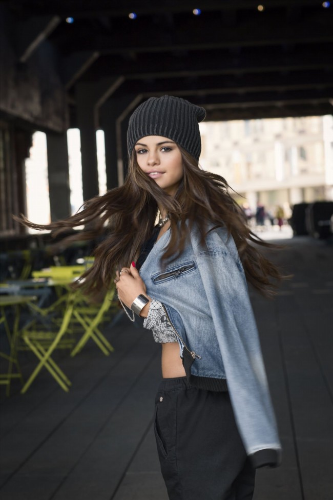 Selena-Gomez-Adidas-Neo-Autumn-2014-Promos-Images-Picture-9