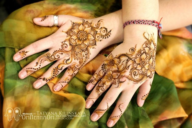 Women-Girls-New-Best-Hand-Feet-Mehndi-Designs-Chand-Raat-Eid-Ul-Azha-Day-