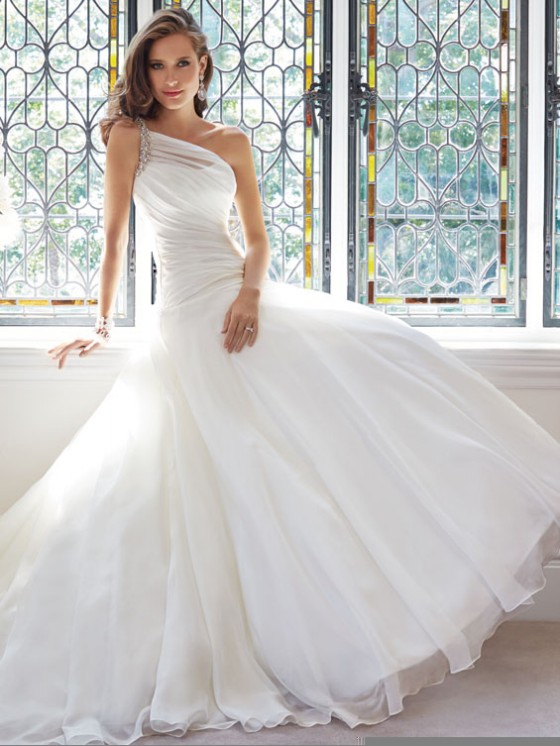 Bridesmaid-Wedding-Bridal-Gown-Romantic-Suits-by-New-Fashion-Dress-Designer-Sophia-Tolli-12