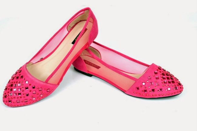 Women-Girls-New-Beautiful-Fashion-Footwear-Sandals-Chappal-by-Metro-Shoes-3