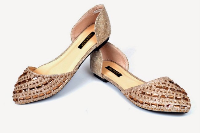 Women-Girls-New-Beautiful-Fashion-Footwear-Sandals-Chappal-by-Metro-Shoes-8
