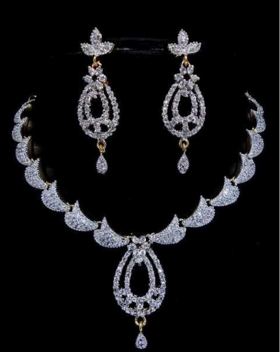 Beautiful Latest Fashion Bridal-Wedding Gold-Silver-Platinium Diamond Necklace Designs For Brides-Dulhan-5