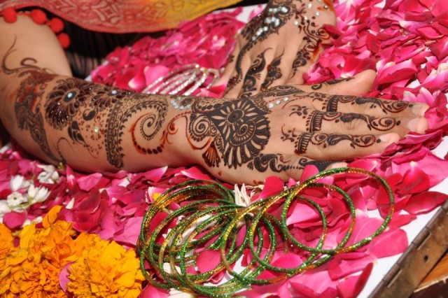 Mehndi Designs For Womens-Girls New Best Stylish Henna Mehendi for Hand-Feet Images-Photos-1