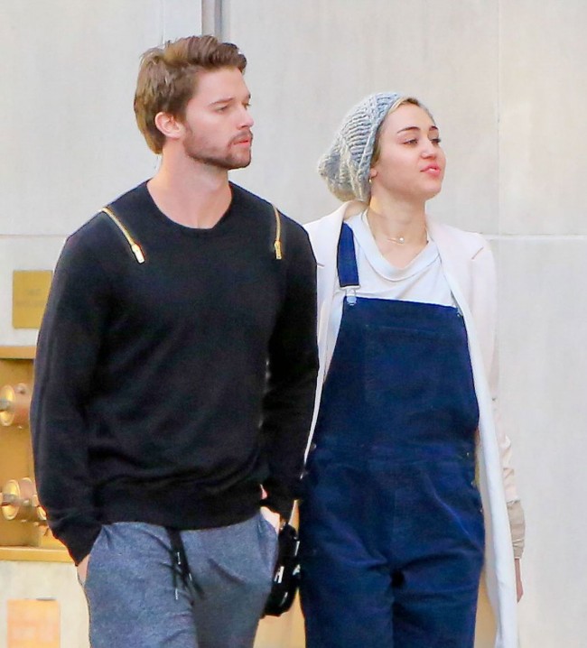 Miley-Cyrus-and-Patrick-Schwarzenegger-Shopping-in-Beverly-Hills-Photos-Picture-2