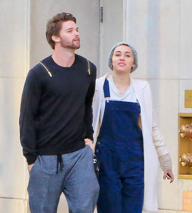 Miley-Cyrus-and-Patrick-Schwarzenegger-Shopping-in-Beverly-Hills-Photos-Picture-3