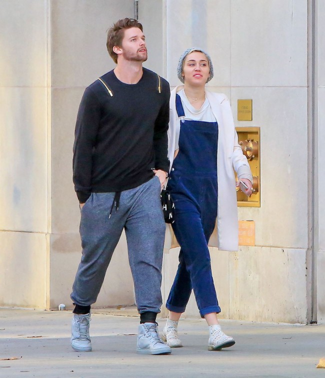 Miley-Cyrus-and-Patrick-Schwarzenegger-Shopping-in-Beverly-Hills-Photos-Picture-5