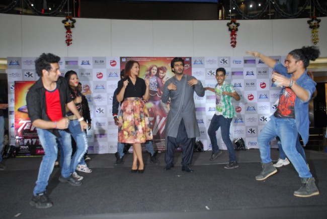 Sonakshi-Sinha-Tevar-Movie-Promotion-Reliance-Digital-at-Infiniti-Mall-2-Malad-Pictures-