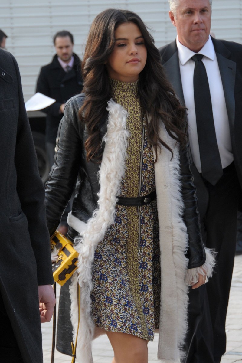 Selena Gomez at Louis Vuitton Fashion Show in Paris HD Wallpapers-3