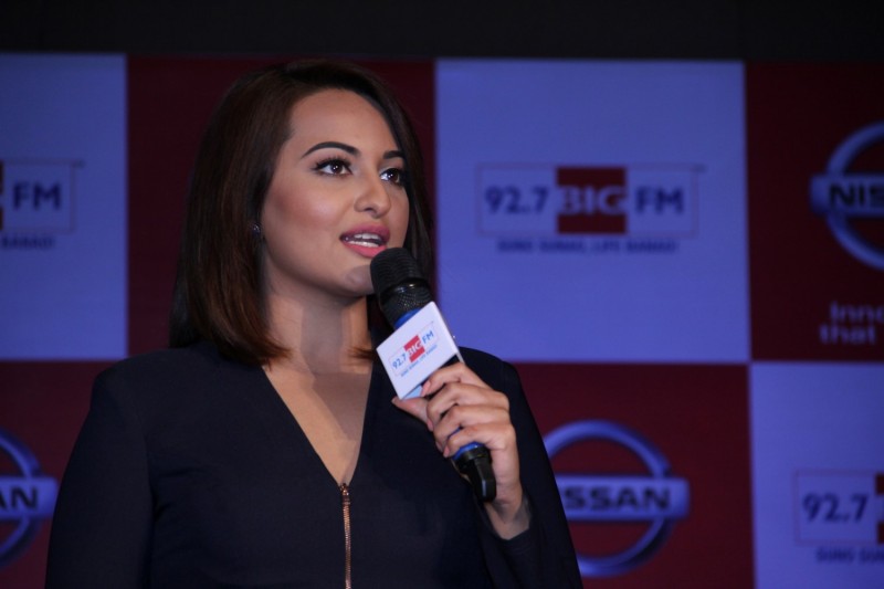 Sonakshi Sinha Bollywood-Indian Actress-Model at Biggest Media Event Launch HD Wallpapers-1