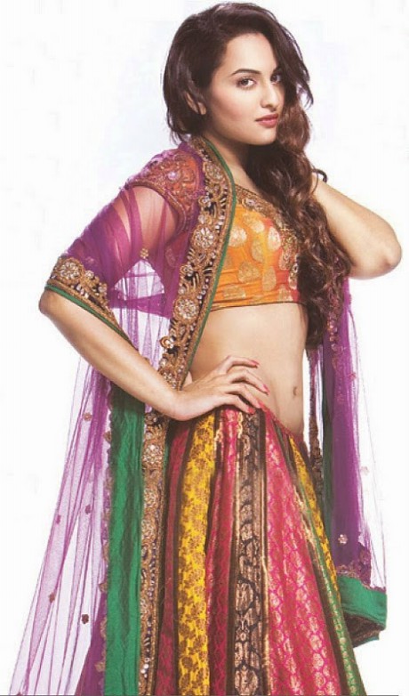 Sonakshi Sinha Bollywood-Indian Movies Actress-Model Wear New Fashion Dress-10